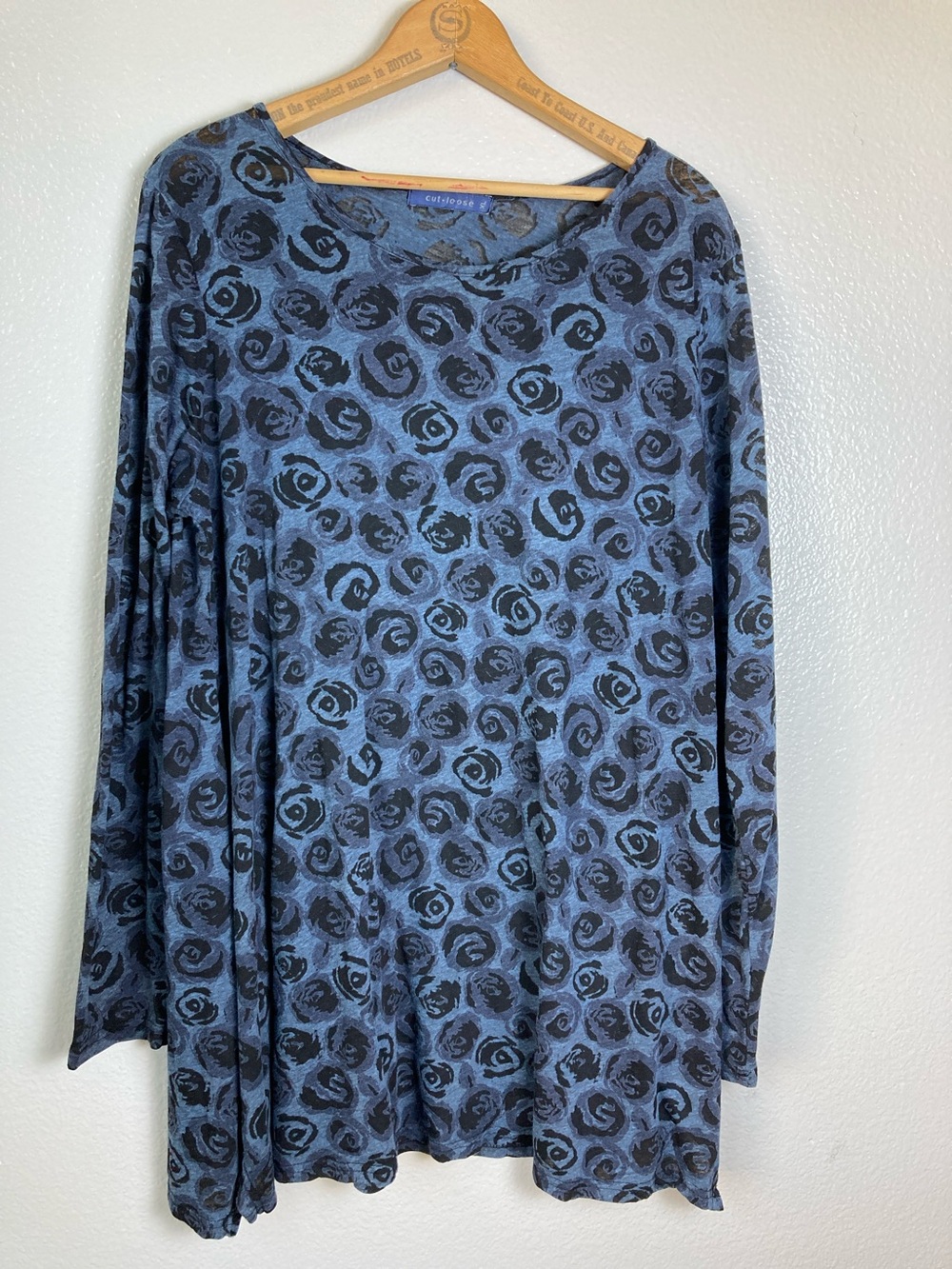 Cut loose abstract long sleeve stretch tee semi sheer art to wear tunic sz XL